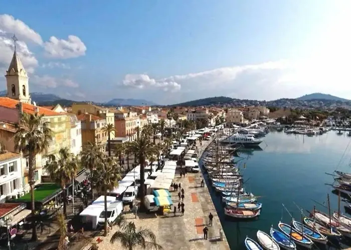 Maison De Ville En Plein Coeur De Sanary 3 Double Chambres 105M2